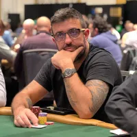 André Akkari exalta brasileiros após nova decisão na WSOP: 'Evolução'