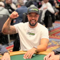 Rafael Reis puxa a fila de brasileiros classificados ao Dia 2 do Evento #44 da WSOP