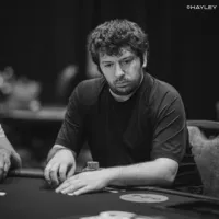 Morre Matthew Parry, dono de bracelete da WSOP e amante de xadrez