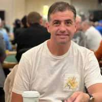 Cinco brasileiros garantem classificação no Dia 1A do Seniors Championship da WSOP