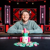 Três ITMs e um título: Jared Kingery é campeão do Evento #44 da WSOP