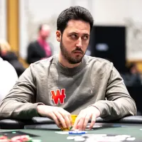 Adrian Mateos lidera os classificados para o Dia Final do Super High Roller da WSOP