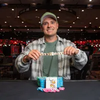 Erlend Melsom fatura primeiro bracelete da carreira ao levar Evento #49 da WSOP