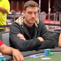 Coin flip decreta queda de Rodrigo Selouan no Millionaire Maker da WSOP