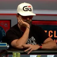 Call ou fold? Daniel Negreanu tem decisão difícil com full house na WSOP