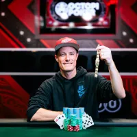 David Funkhouser coroa busca pelo bracelete com vitória no Evento #63 da WSOP