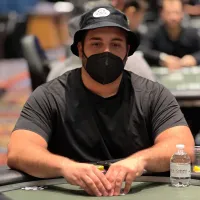 João Simão vai ao Dia 2 do US$ 50.000 High Roller PLO da WSOP