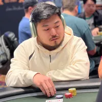 Gustavo Kamei avança entre os líderes ao Dia 2 do Mini Main Event da WSOP