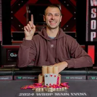 Francis Anderson transforma US$ 800 em US$ 500 mil ao cravar Evento #80 da WSOP