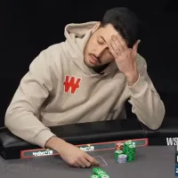 Adrian Mateos sofre com AA em runner runner bizarro no Main Event da WSOP