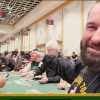 Daniel Negreanu troca falinhas com Murilo Milhomem após fold na WSOP