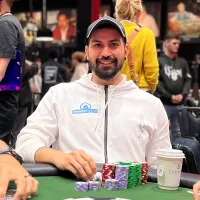 Board conectado, clock e segundo par: o hero call de Gabriel Moura na WSOP