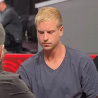 'Isildur1' faz 5bet bizarra, quebra AA em runner runner e puxa potão na WSOP