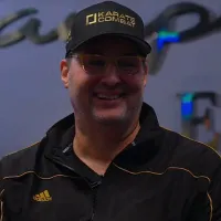 Você largaria? Phil Hellmuth dá instafold incrível com o second nuts em cash game