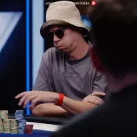 Você largaria? Fold de AKs divide opiniões no Main Event do EPT Barcelona