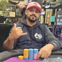 Cesar Bruschi puxa a fila no Dia 1A do 300K Main Event da Live-On do H2 Club São Paulo