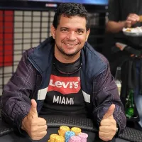 Leonardo Costa lidera rodada dupla do 300K Main Event da Live-On