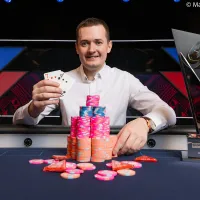 Nick Marchington domina mesa final e crava Main Event do NAPT Las Vegas