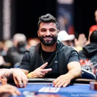 Lucas Scafini lidera trio brasileiro no Dia 1B do Main Event do EPT Praga