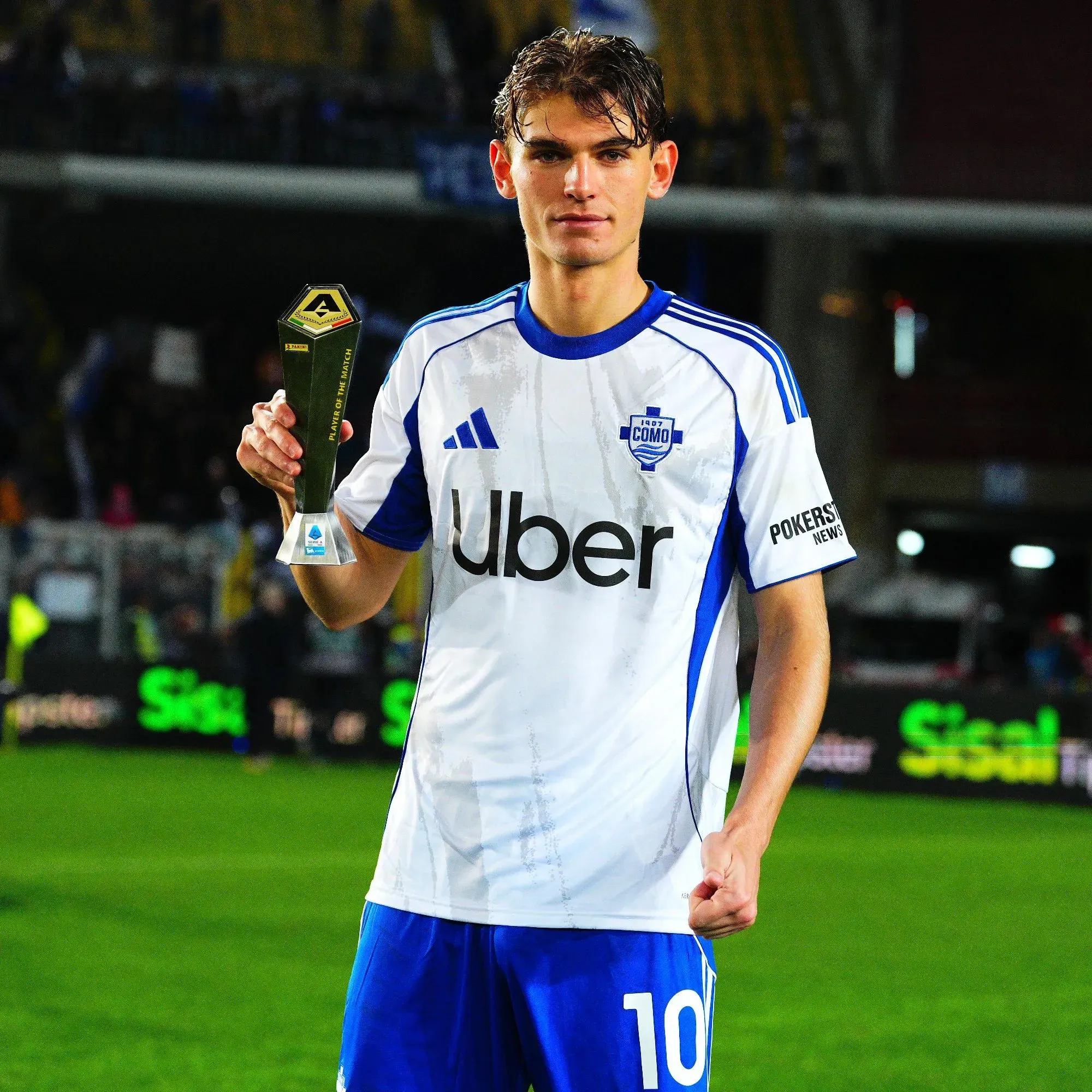 Nico Paz no para de recibir premios en Italia por su rendimiento. (X/Serie A)