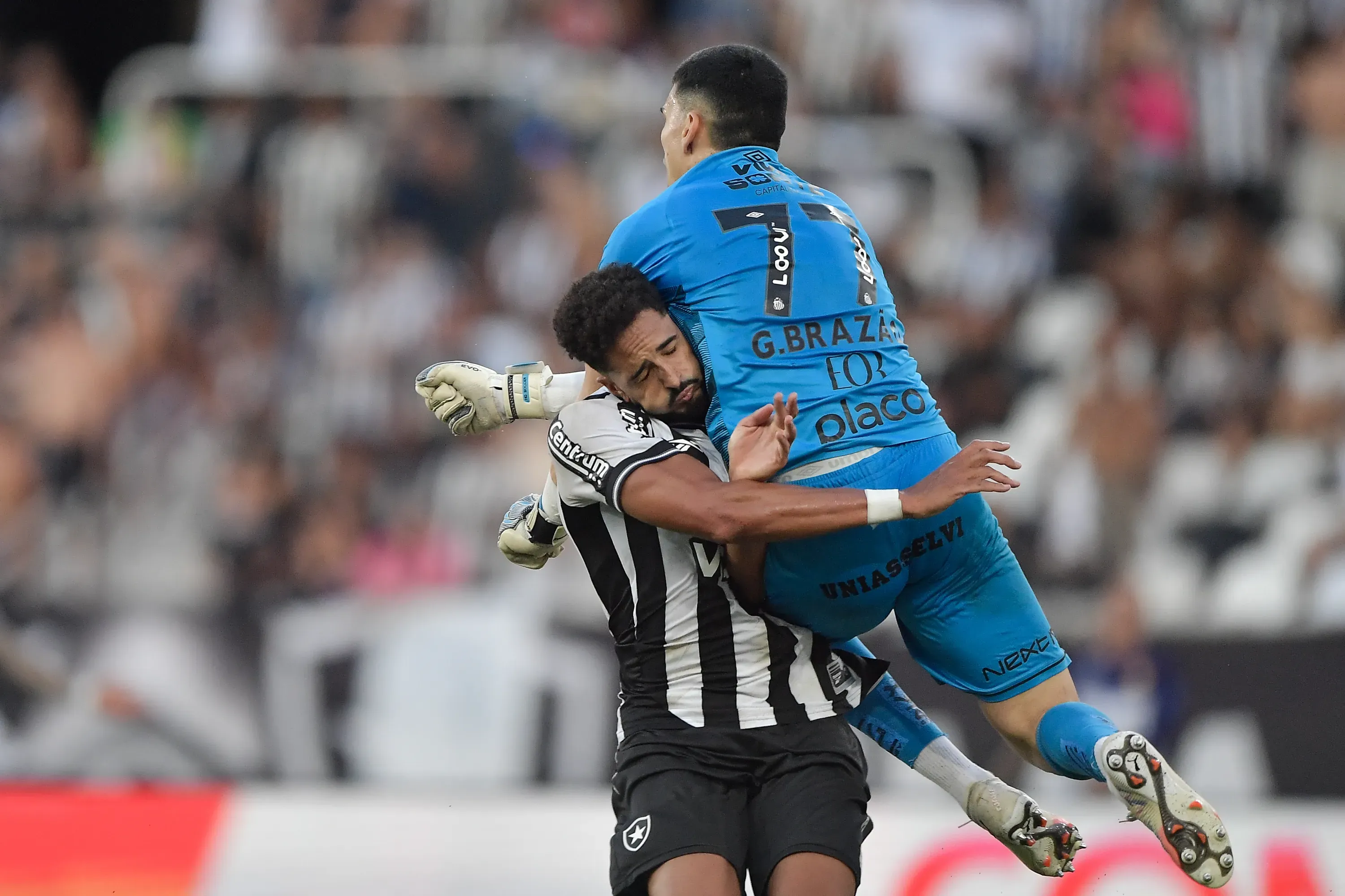Gabriel Brazão é outro que entra contra o Palmeiras pendurado com dois cartões amarelos – Foto: Thiago Ribeiro/AGIF