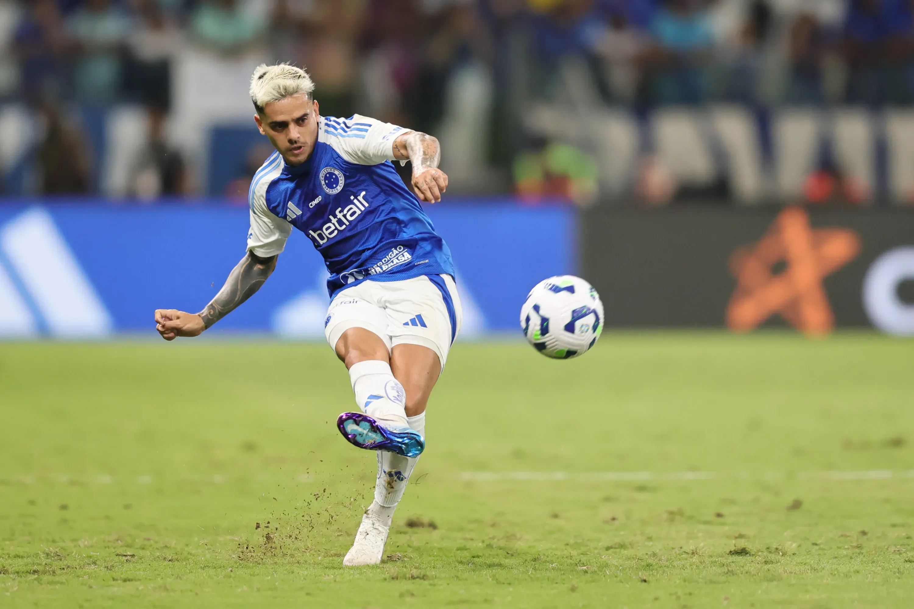 Fagner jogador do Cruzeiro durante partida contra o Flamengo no estadio Mineirao pelo campeonato Brasileiro A 2025. Foto: Gilson Lobo/AGIF