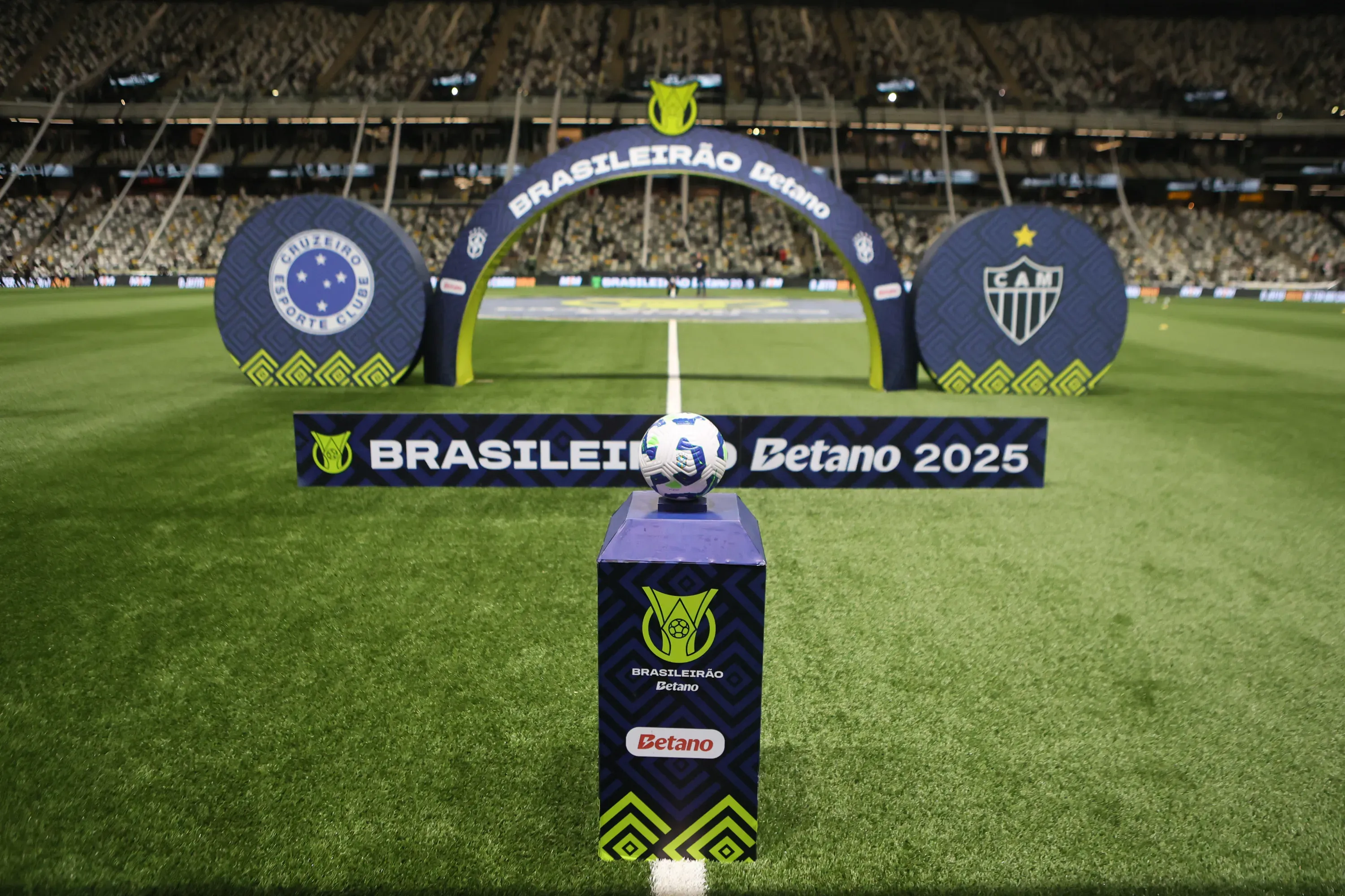 Vista  Totem Brasileirao no estadio Arena MRV para partida entre Atletico-MG e Cruzeiro pelo campeonato Brasileiro A 2025. Foto: Gilson Lobo/AGIF