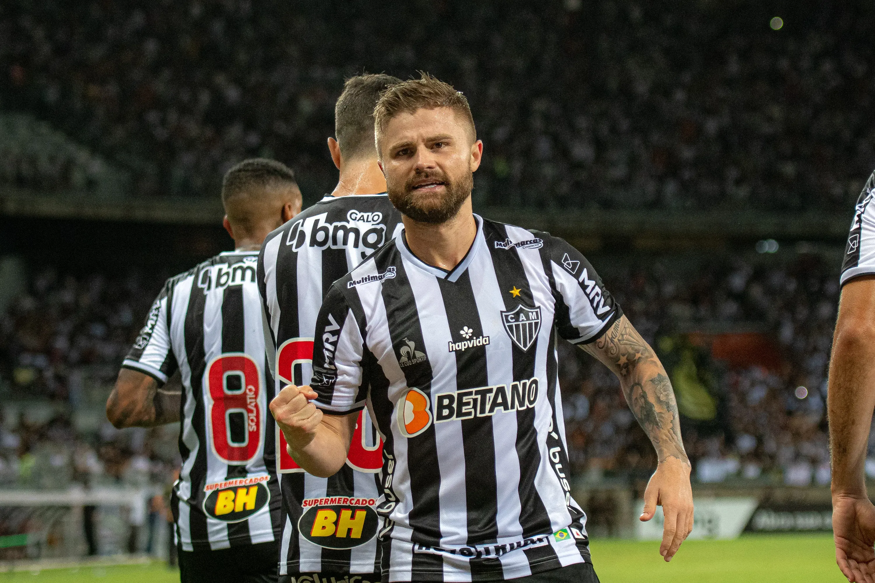Sasha comemorando gol nos tempos de Galo. Foto: Alessandra Torres/AGIF
