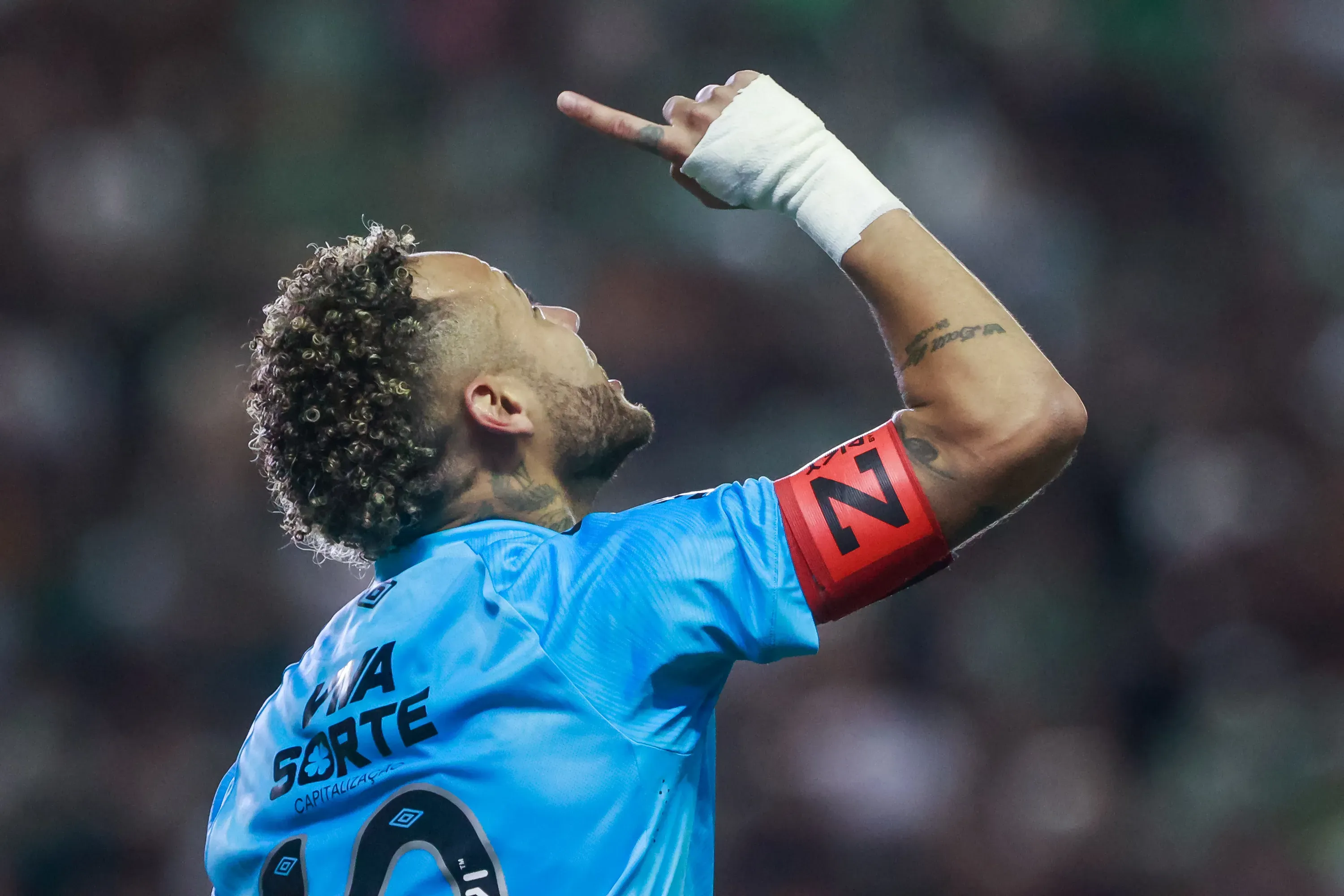 Neymar marcou três gols contra o Juventude. Foto: Luiz Erbes/AGIF