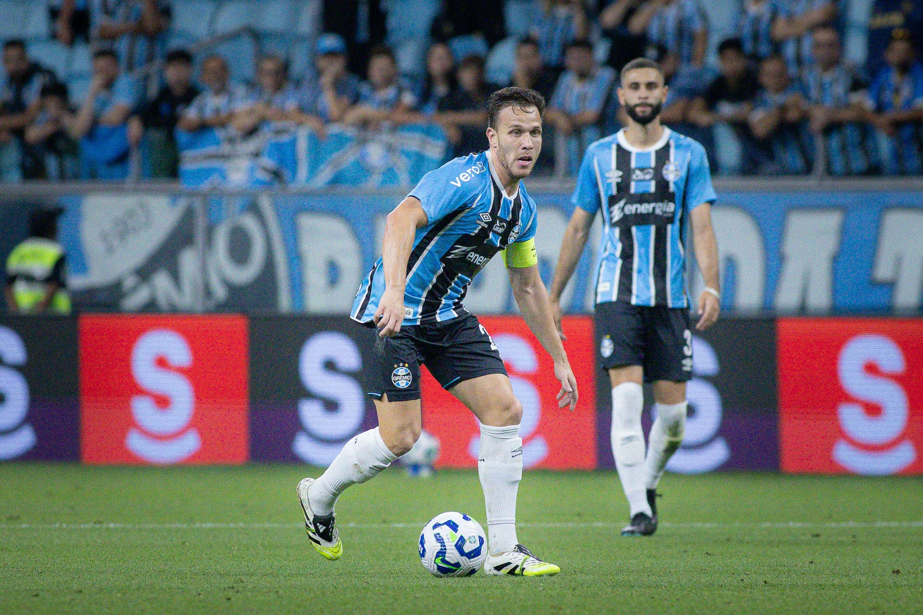 Arthur durante partida pelo Grêmio. Foto: Maxi Franzoi/AGIF