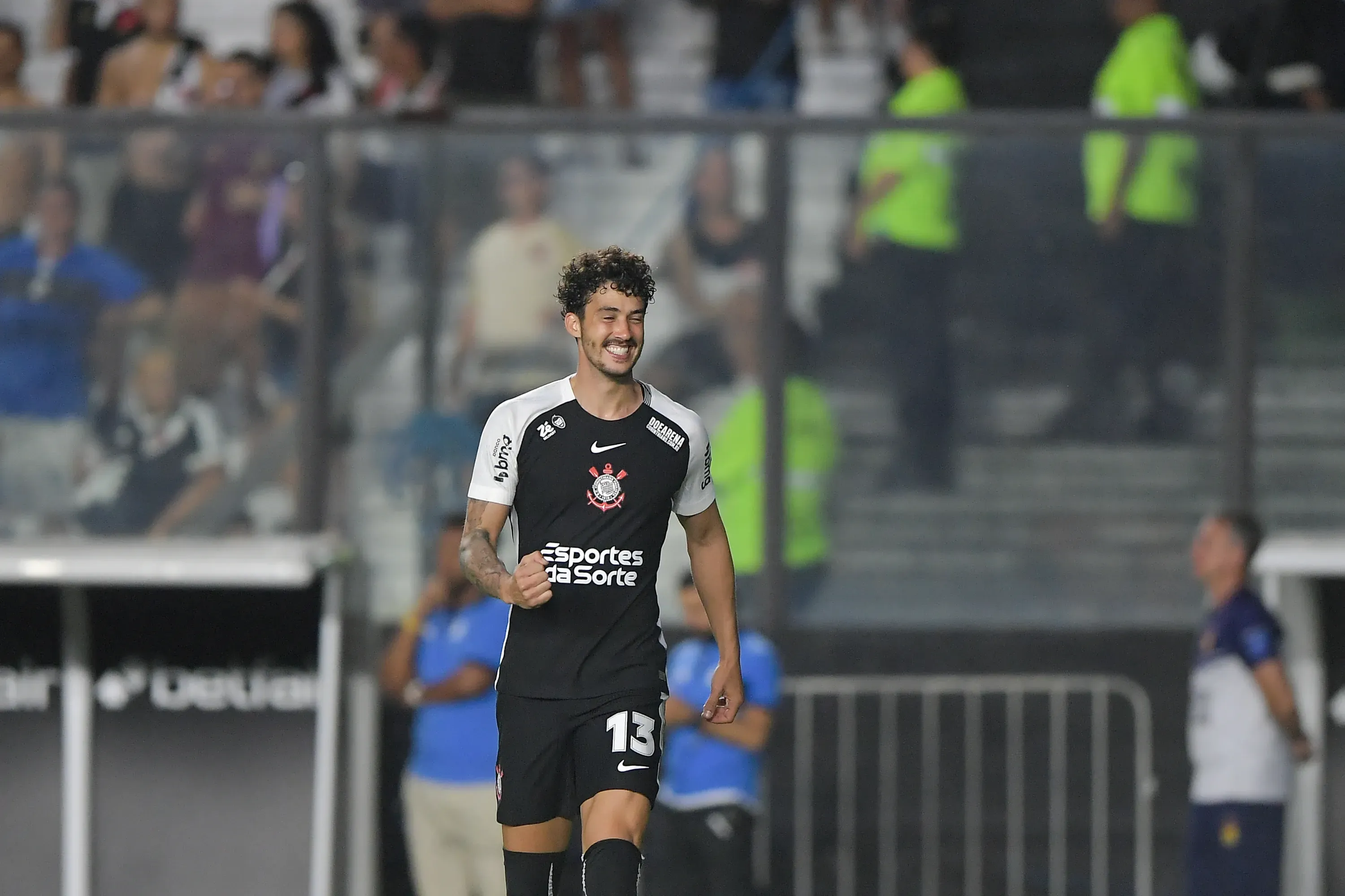 Gustavo Henrique marcou um dos gols do Corinthians na vitória sobre o Vasco em São Januário, pelo Brasileirão deste ano. Foto: Thiago Ribeiro/AGIF