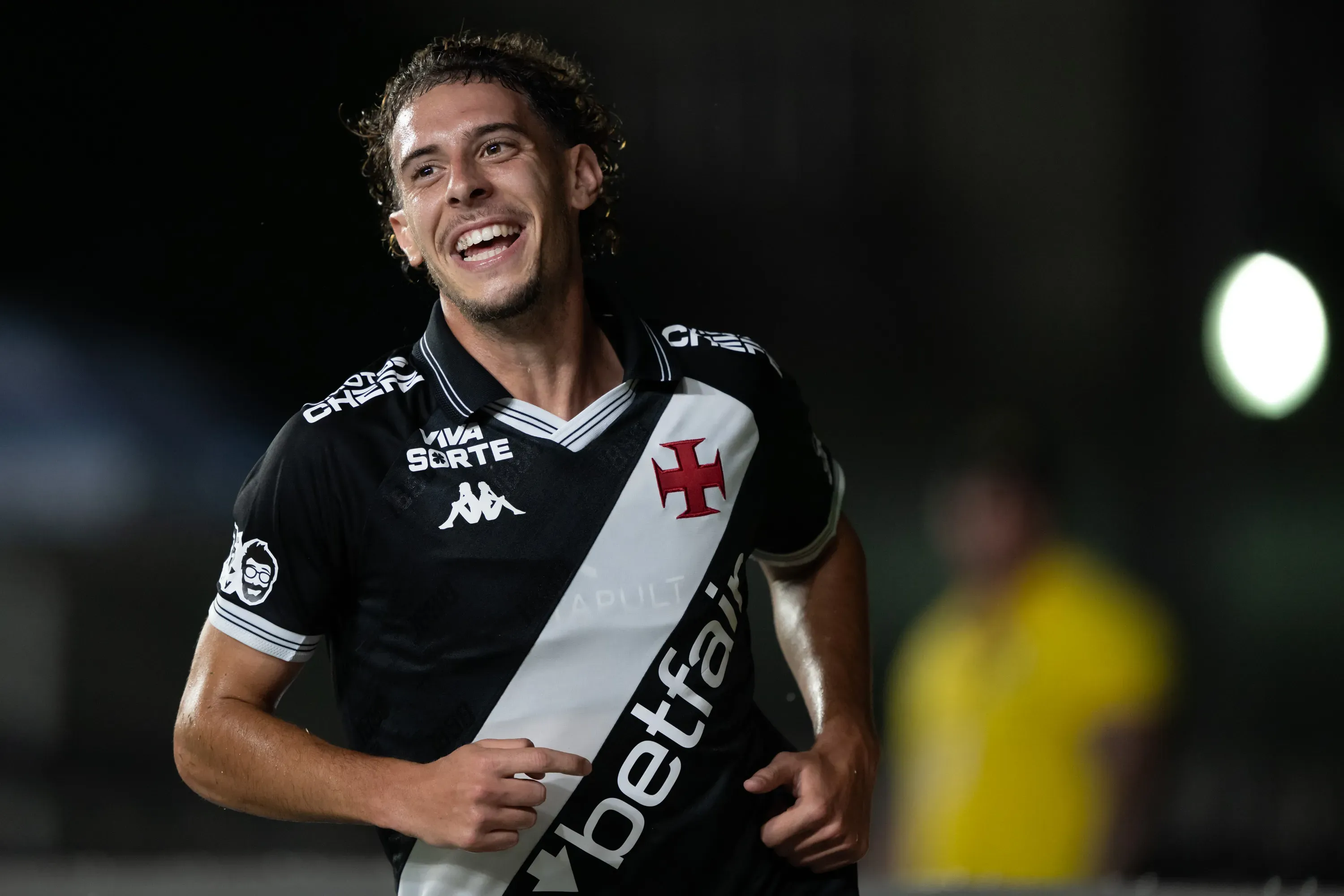 RJ – RIO DE JANEIRO – 28/11/2025 – BRASILEIRO A 2025, VASCO X INTERNACIONAL – Nuno Moreira jogador do Internacional durante partida contra o Vasco no estadio Sao Januario pelo campeonato Brasileiro A 2025. Foto: Jorge Rodrigues/AGIF