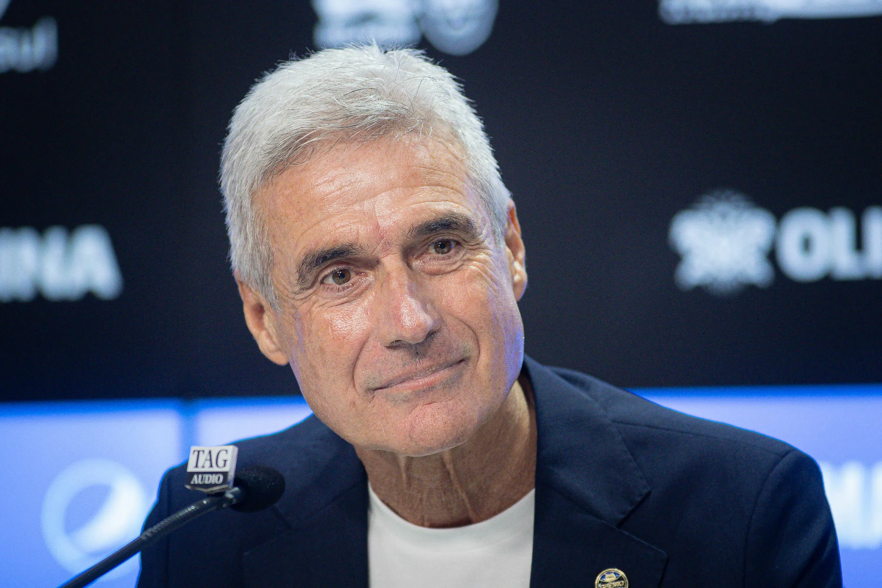 Luís Castro participou da decisão de manter Gabriel Grando por mais tempo no Grêmio – Foto: Maxi Franzoi/AGIF