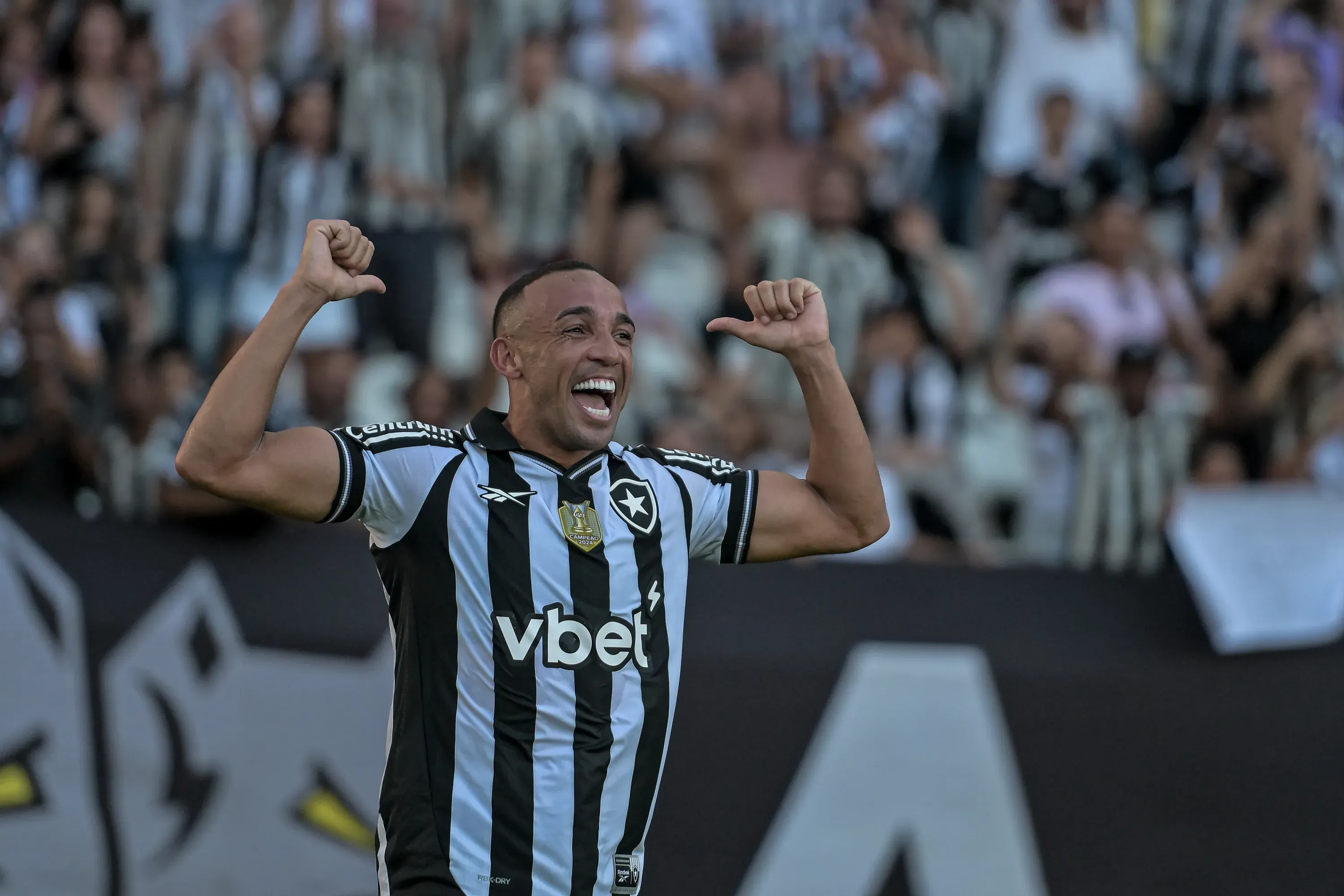 RJ – RIO DE JANEIRO – 07/12/2025 – BRASILEIRO A 2025, BOTAFOGO X FORTALEZA – Marcal jogador do Botafogo durante partida contra o Fortaleza no estadio Engenhao pelo campeonato Brasileiro A 2025. Foto: Thiago Ribeiro/AGIF