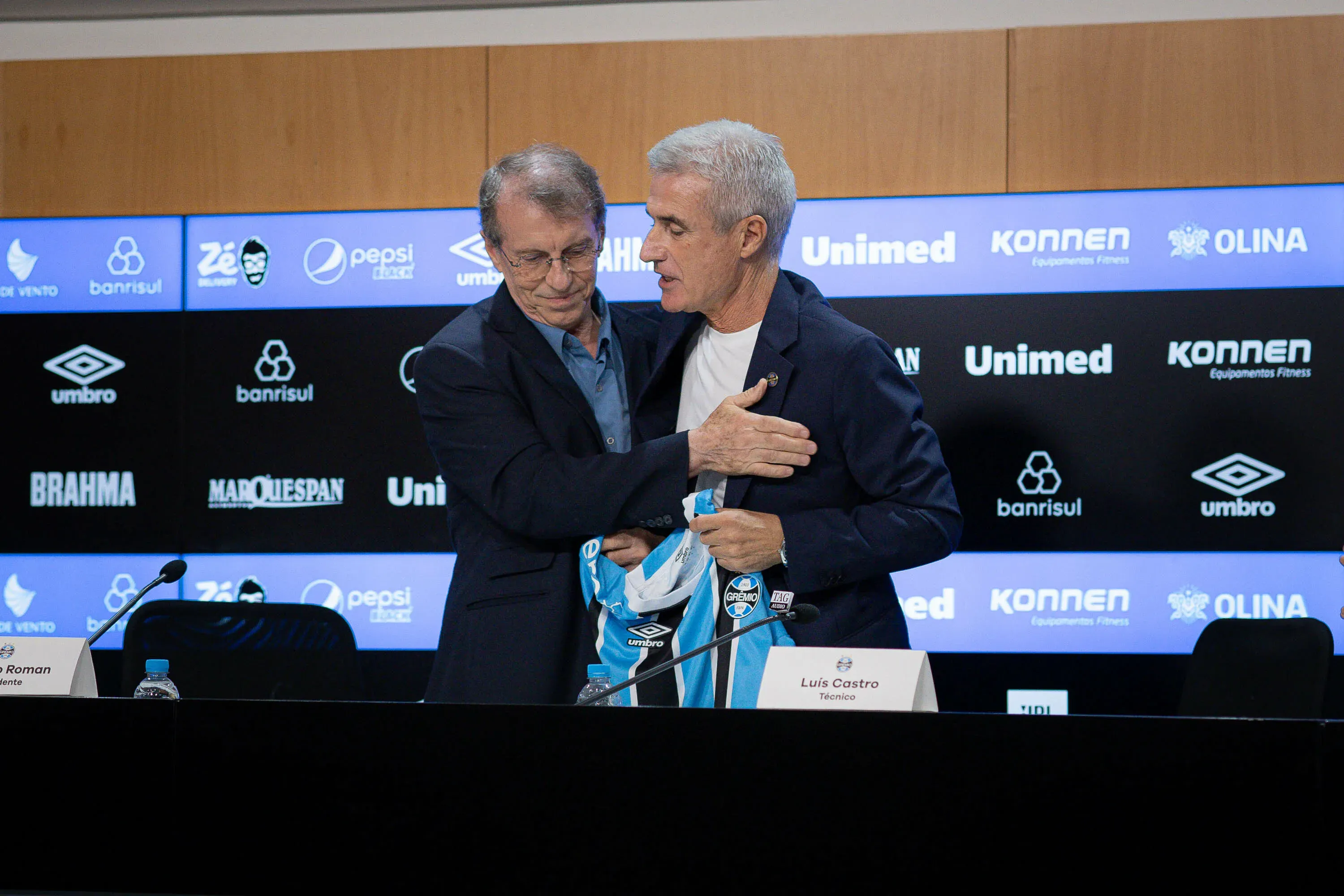 Castro em sua apresentação. Foto: Maxi Franzoi/AGIF