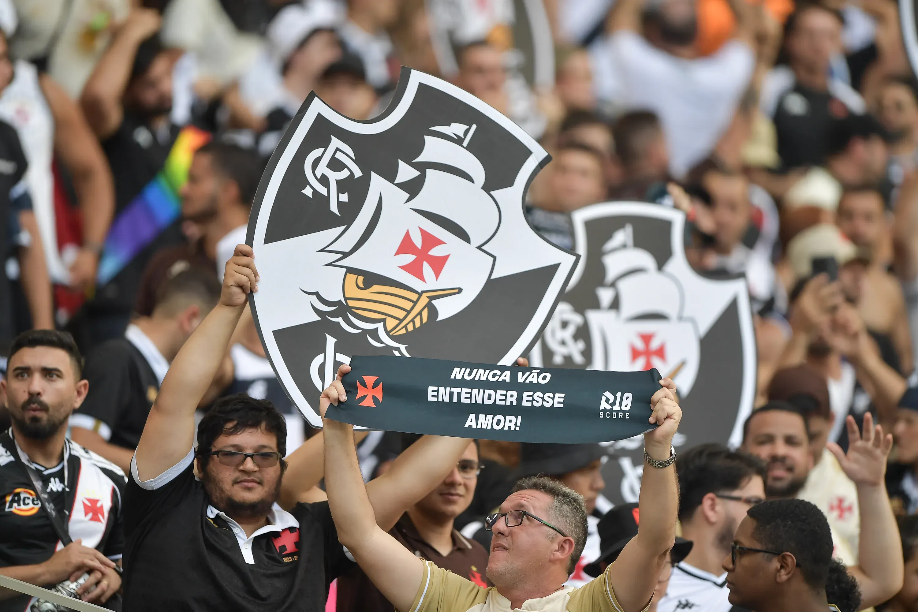 RJ – RIO DE JANEIRO – 21/12/2025 – COPA DO BRASIL 2025, VASCO X CORINTHIANS – Torcida do Vasco durante partida contra Corinthians no estadio Maracana pelo campeonato Copa Do Brasil 2025. Foto: Thiago Ribeiro/AGIF