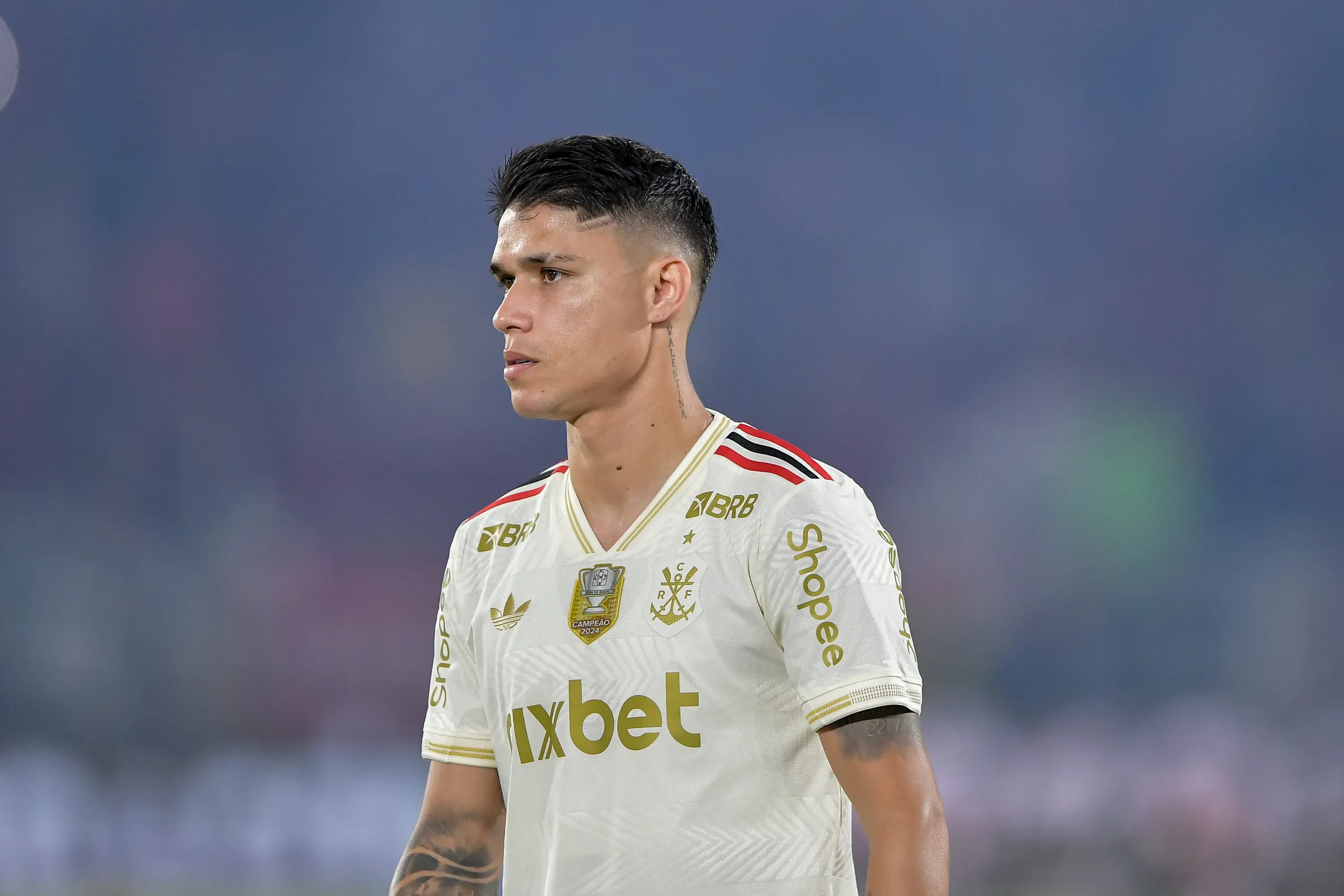 Luiz Araújo durante partida pelo Flamengo. Foto: Thiago Ribeiro/AGIF