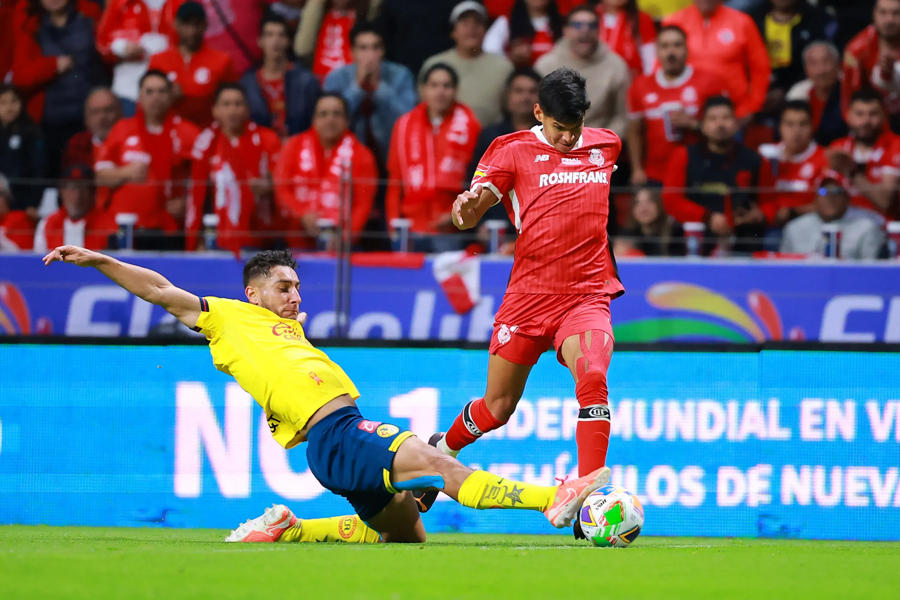 Robert Morales es uno de los nombres que suena para reforzar al Cacique. Foto: Getty Images.