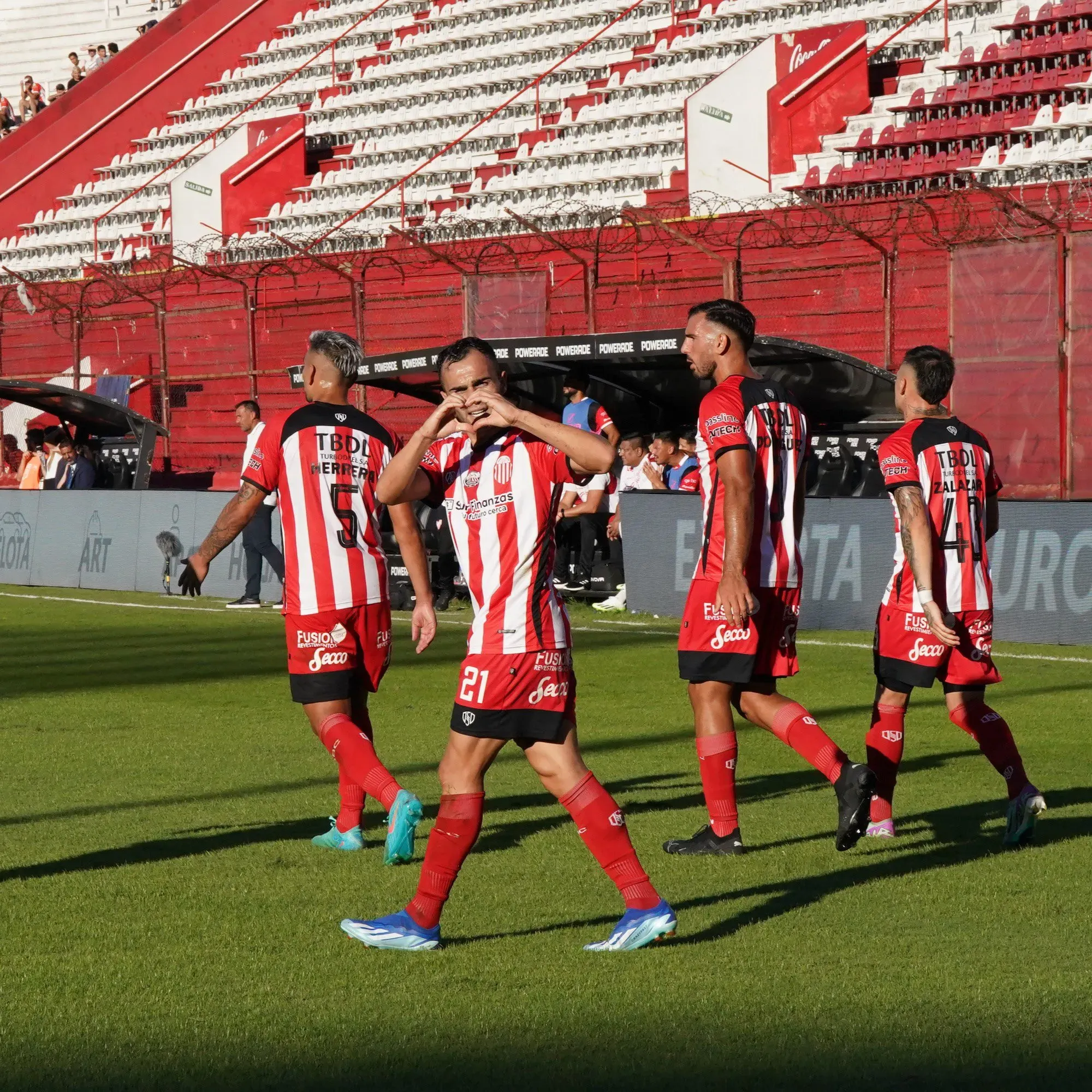 Barracas le ganó a Instituto y se ubicó como puntero.