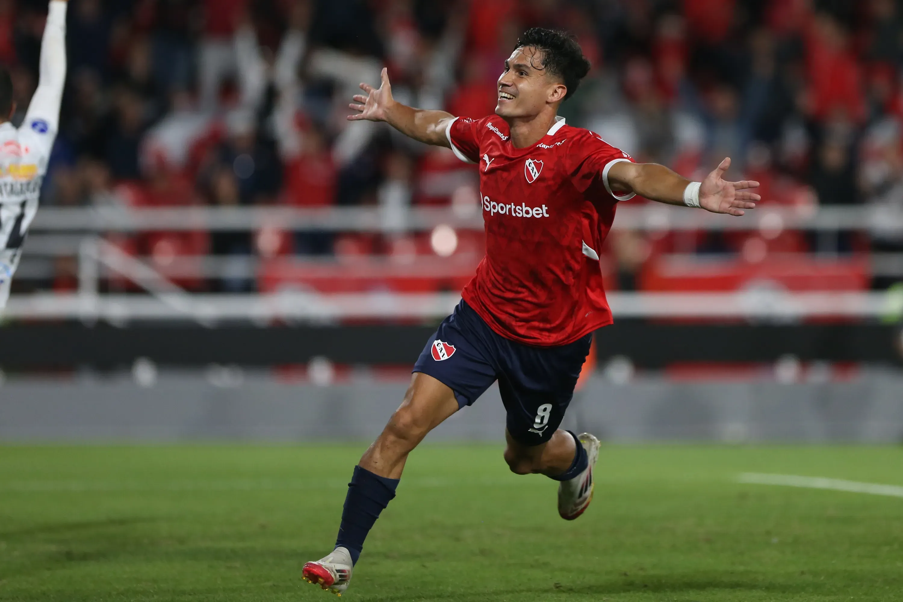 Pablo Galdames es el nombre que busca Colo Colo para cubrir la salida de Vicente Pizarro en 2026. Foto: Getty Images.