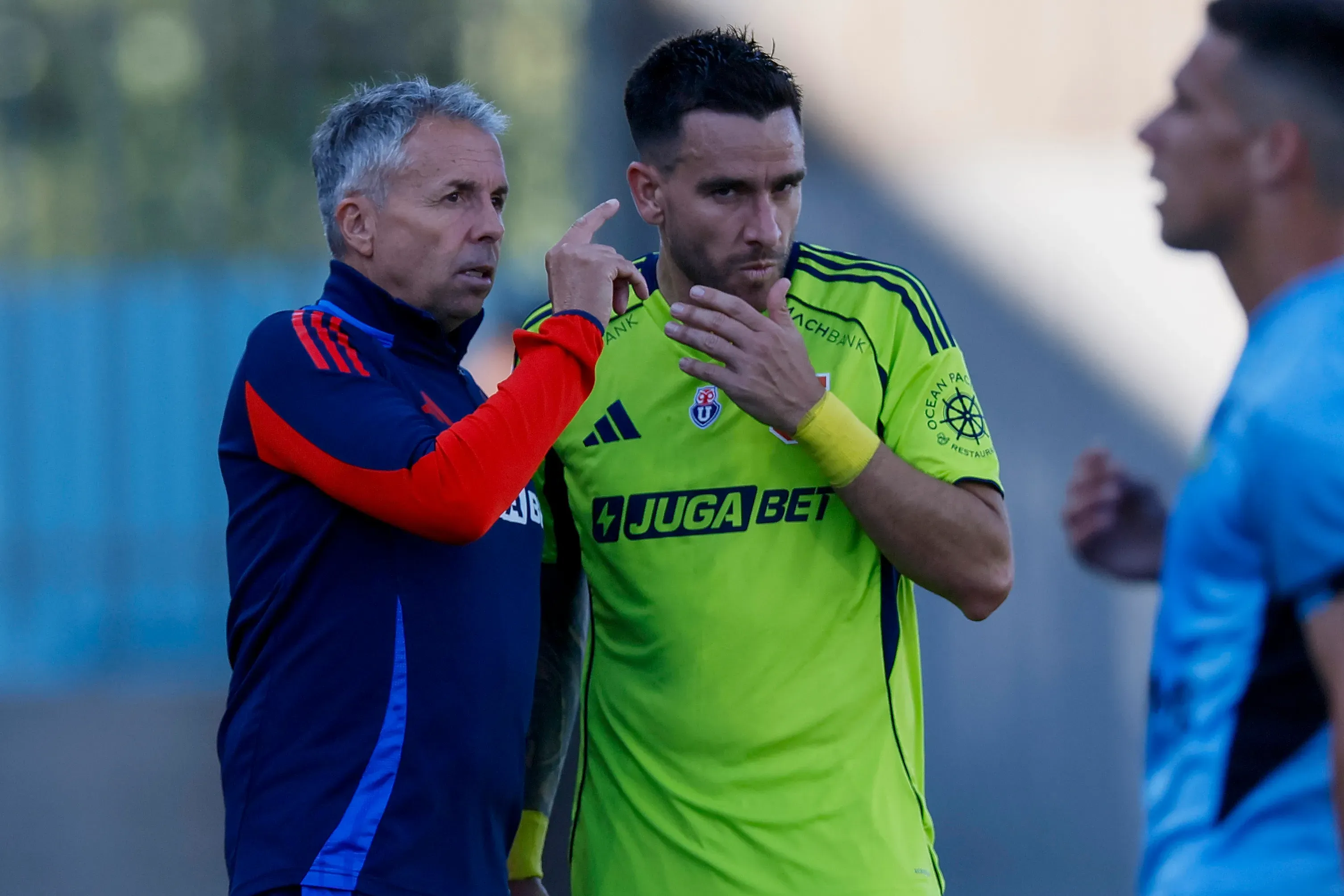 Gustavo Álvarez se distanció de la dirigencia de la U. Foto: Andres Pina/Photosport