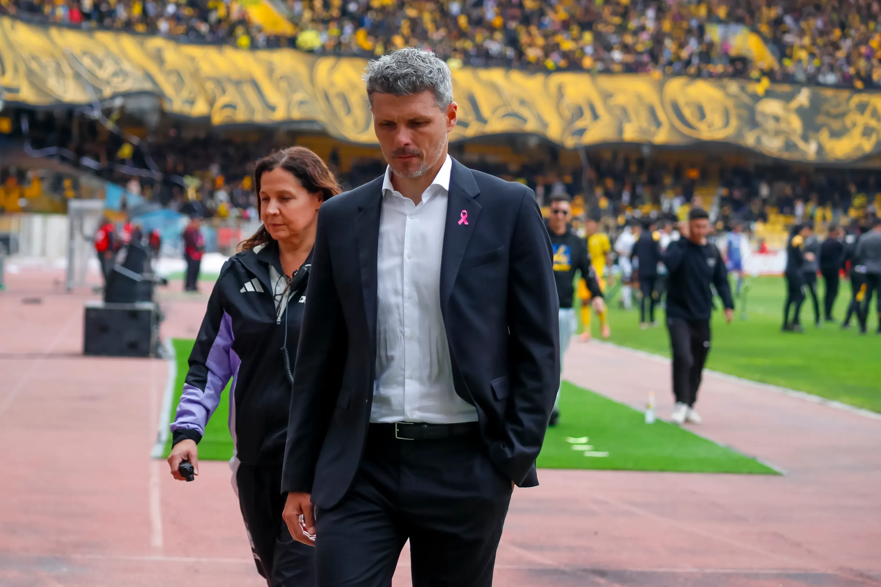Fernando Ortiz evitó hablar de su futuro en Colo Colo. Foto: Pepe Alvujar/Photosport