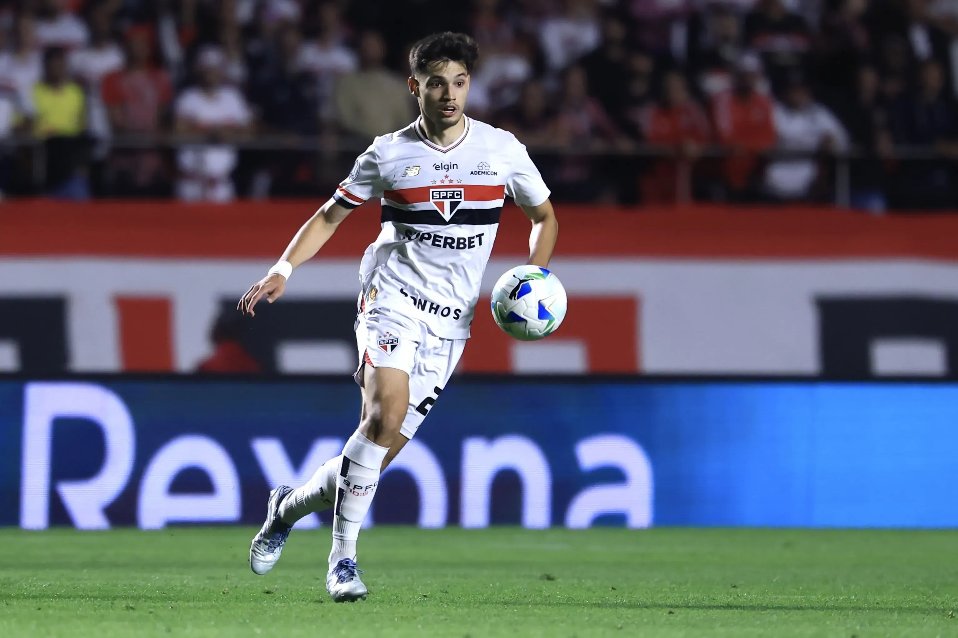 Bobadilla durante partida pelo São Paulo. Foto: Marcello Zambrana/AGIF
