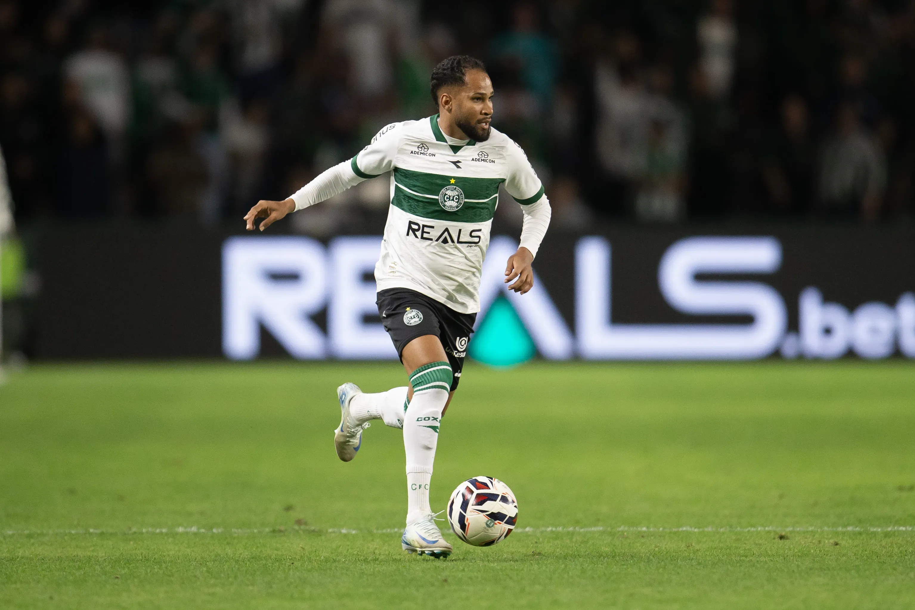 Foto: Hedeson Alves/AGIF