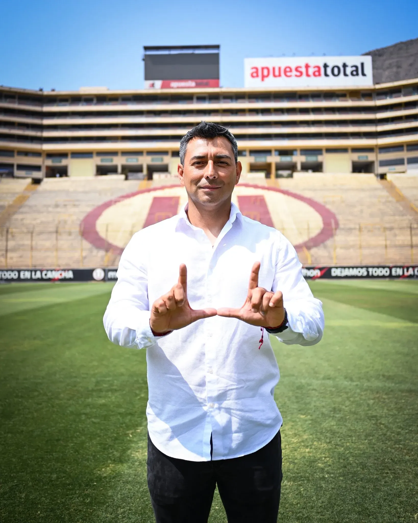 Carlos Véliz en el estadio Monumental de Lima. Foto: Universitario