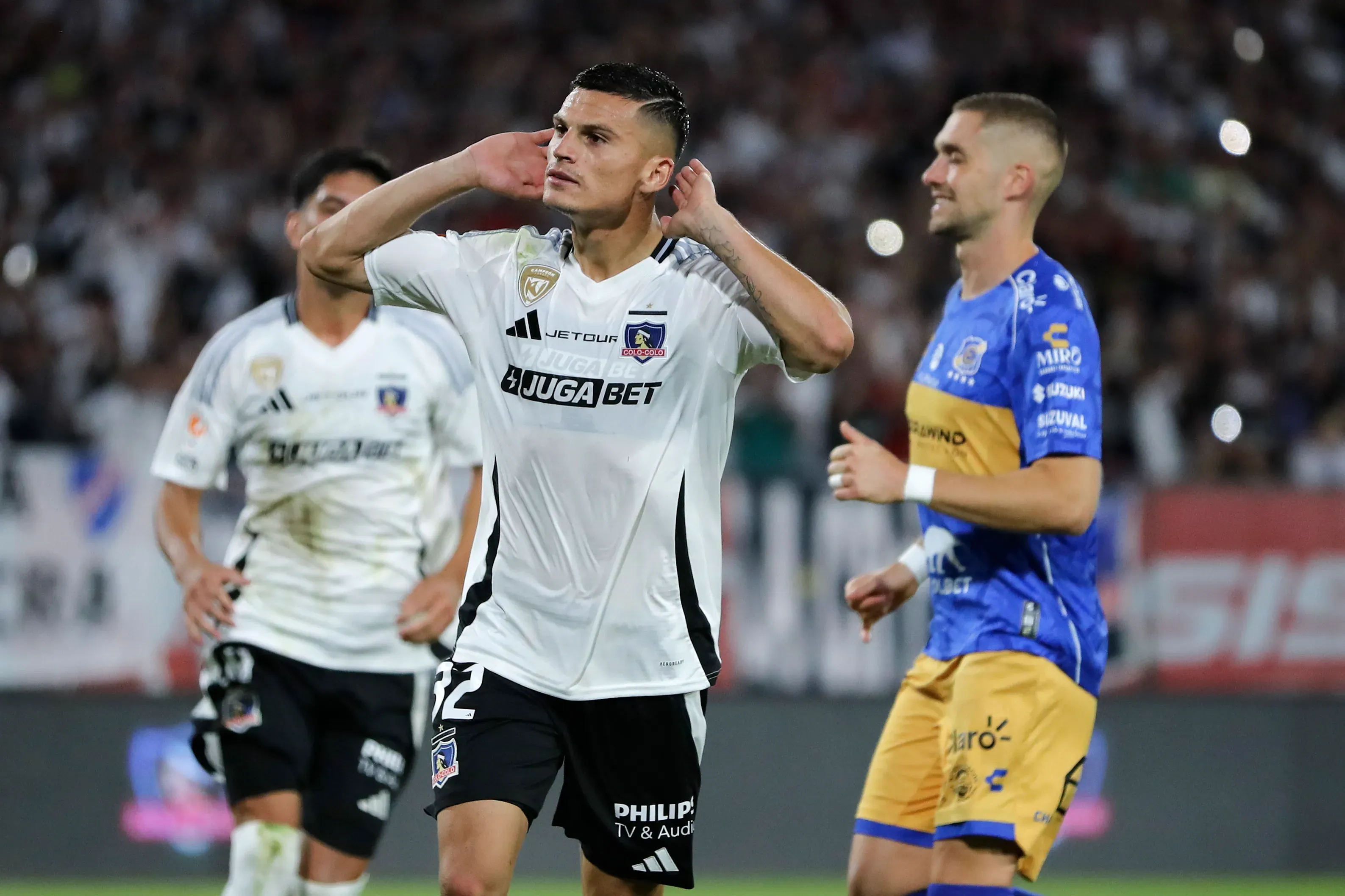 Lucas Cepeda es figura en triunfo albo | Photosport