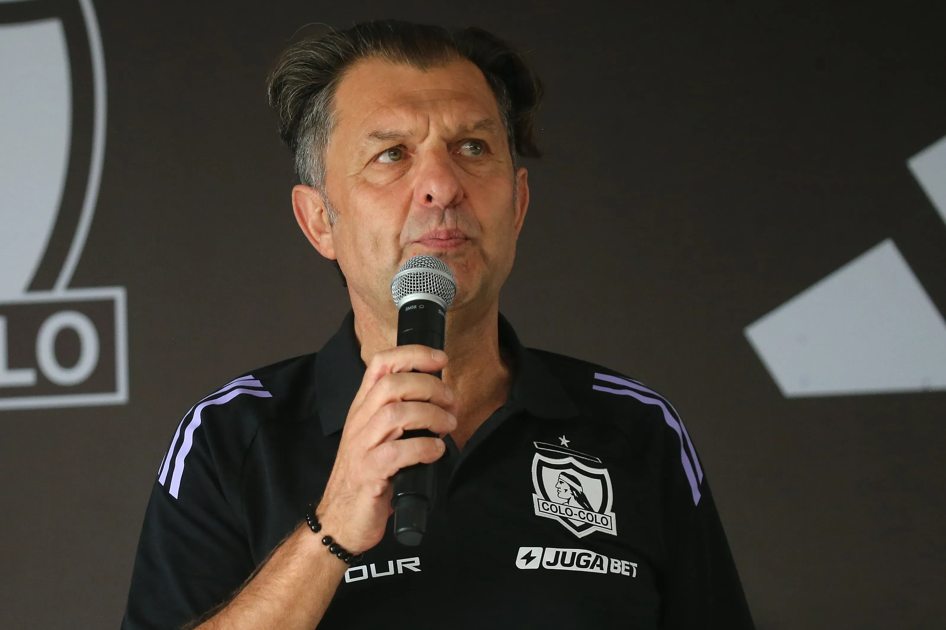 Aníbal Mosa fue premiado en gala de Colo Colo de Todos los Tiempos | Foto: Photosport