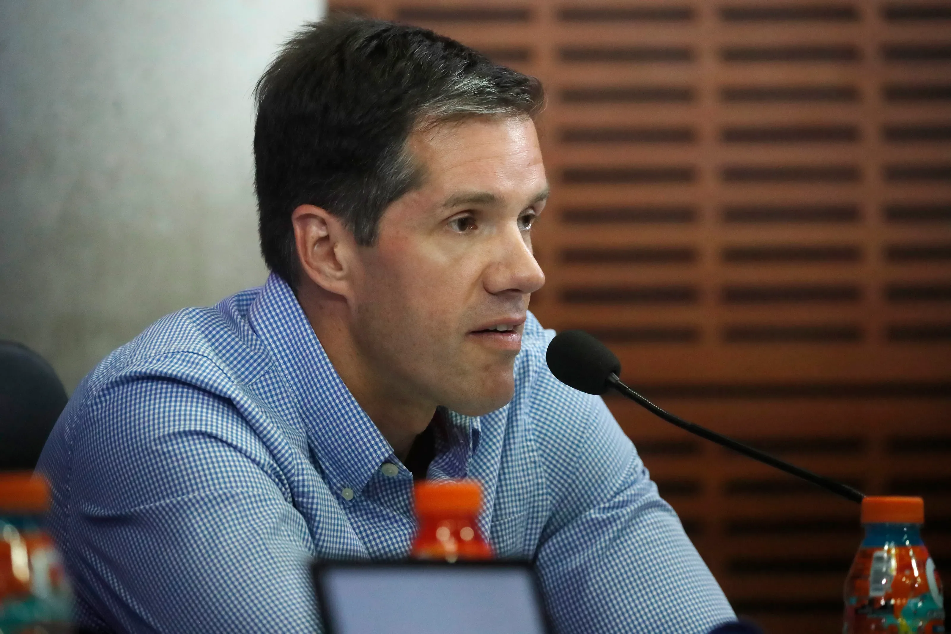 Michael Clark parece tener los días contados en Azul Azul | Photosport