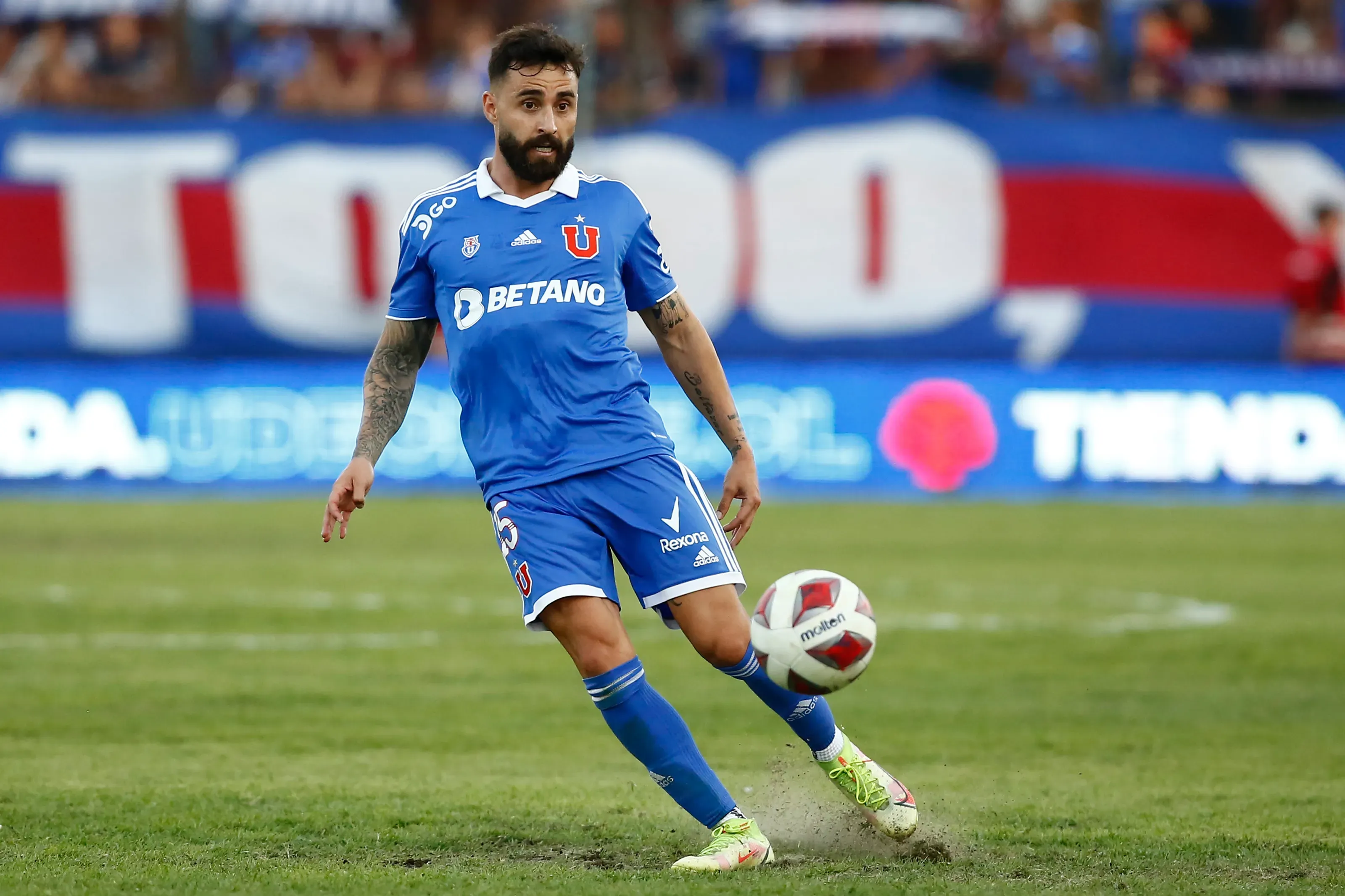 Gallegos dijo presente en el primer partido del 2026