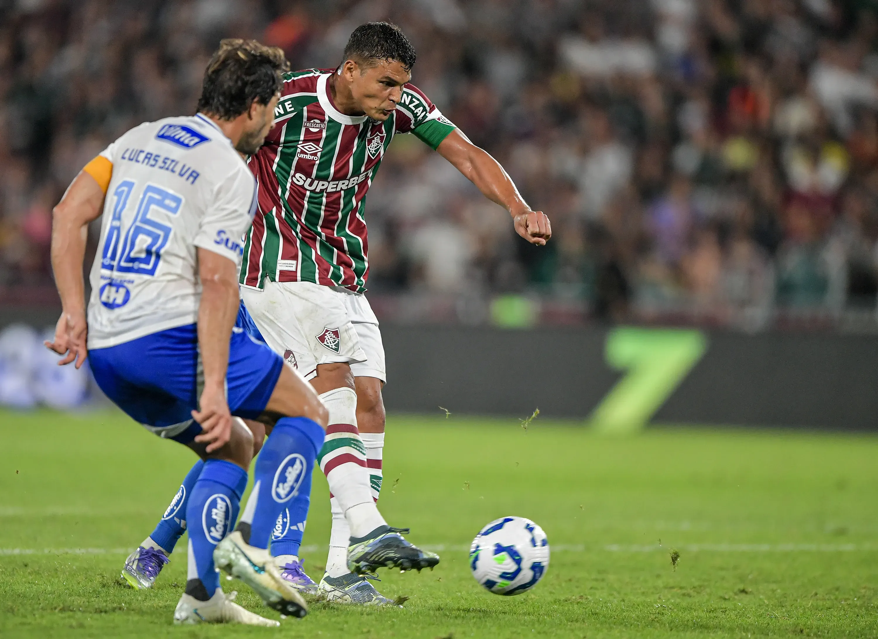 Thiago Silva jogador do Fluminense durante partida contra o Cruzeiro no estadio Maracana pelo campeonato Brasileiro A 2025. Foto: Thiago Ribeiro/AGIF